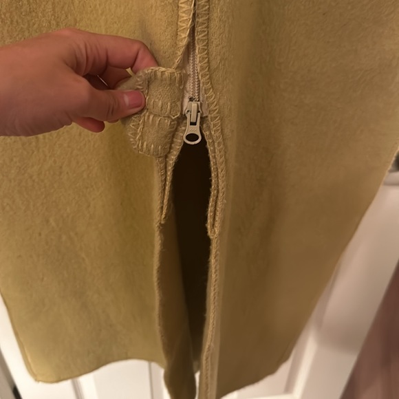 Full length Laparka wool coat with removable fur hood and shoulder pads - Picture 5 of 13